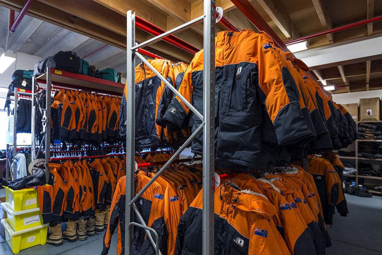 服裝倉庫如何除濕?倉庫除濕機輕松應(yīng)對潮濕問題 服裝倉庫如何除濕?倉庫除濕機輕松應(yīng)對潮濕問題